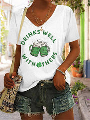 Women's St. Patrick's Day Drinks Well With Others Green Beer Print Casual V-Neck Tee