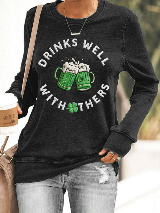 Women's St. Patrick's Day Drinks Well With Others Green Beer Print Casual Sweatshirt